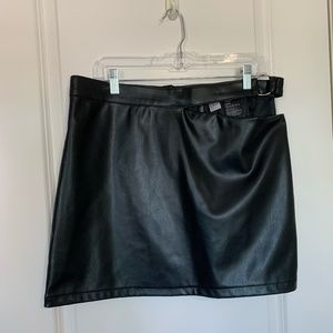 HM Cut-Out Detail Skirt